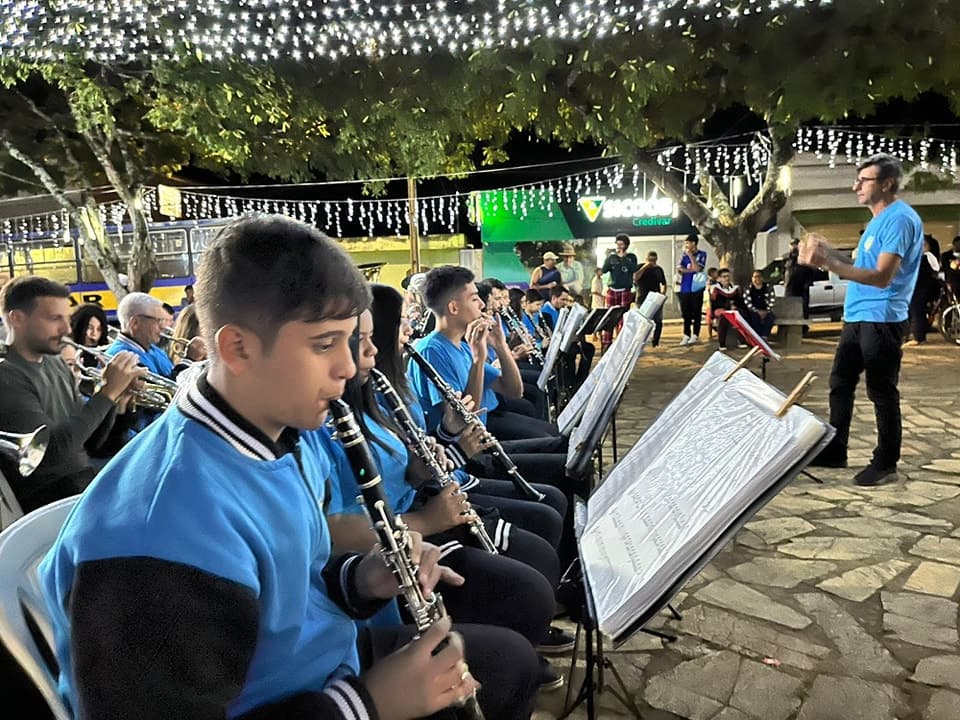 Ensaio aberto na praça